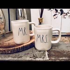 Rae Dunn Mr. and Mrs. mug set